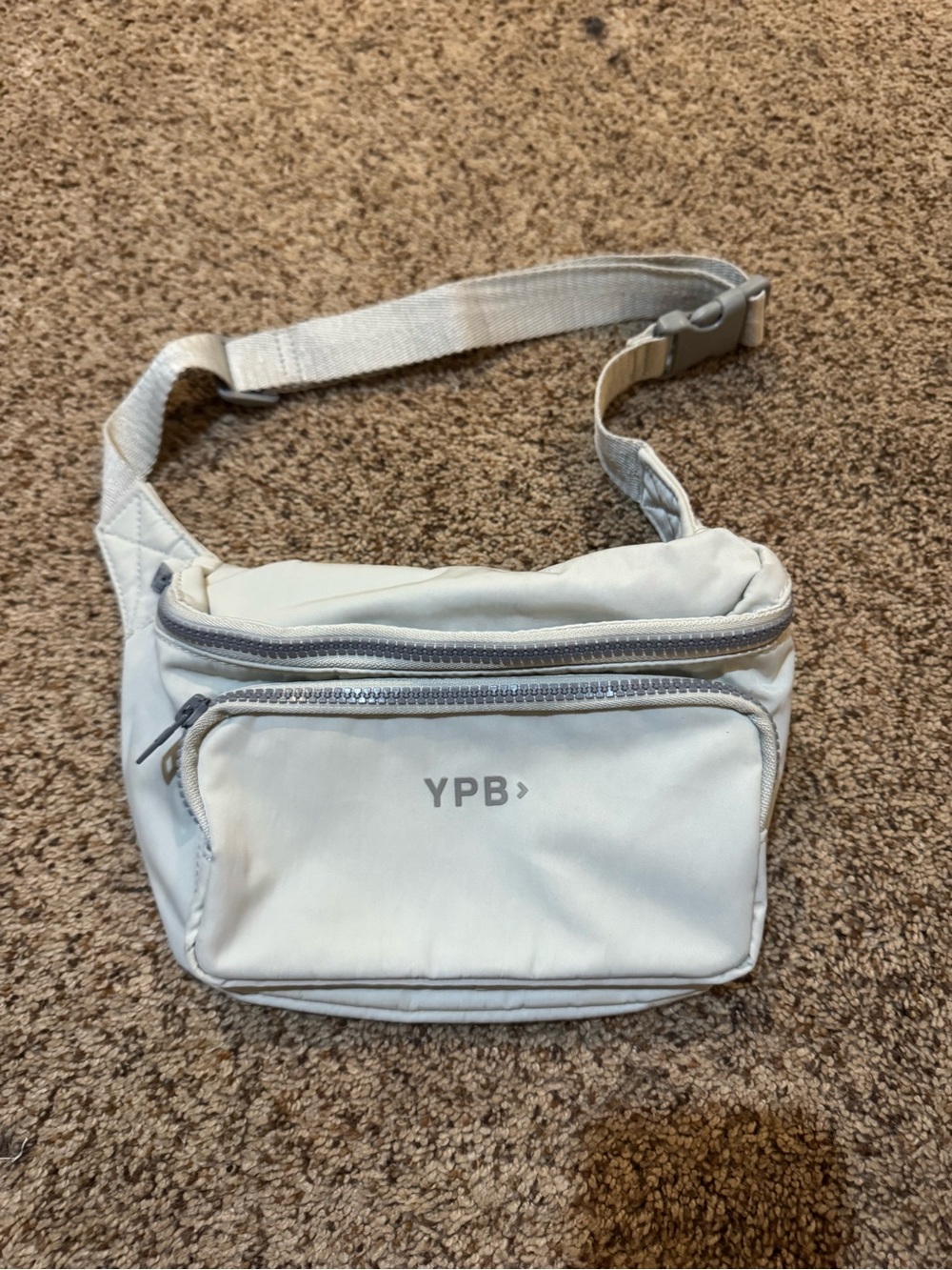 Abercrombie & Fitch Light Gray Men’s Belt Bag